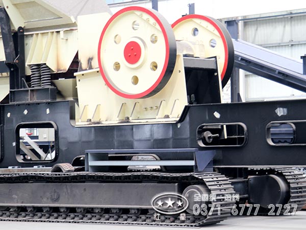 履帶式移動(dòng)混凝土液壓破碎機