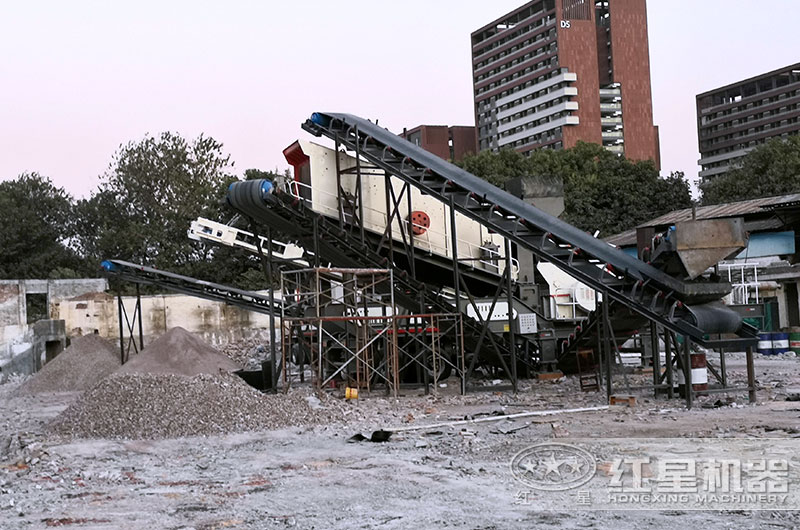 移動(dòng)式粉碎機處理建筑垃圾