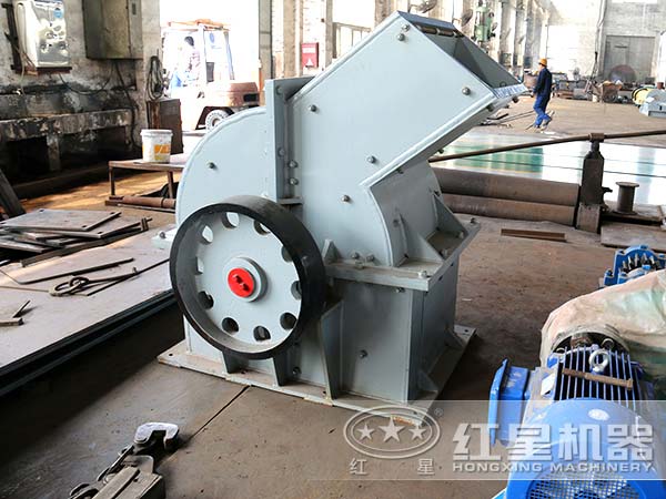 爐渣錘式破碎機加工車(chē)間