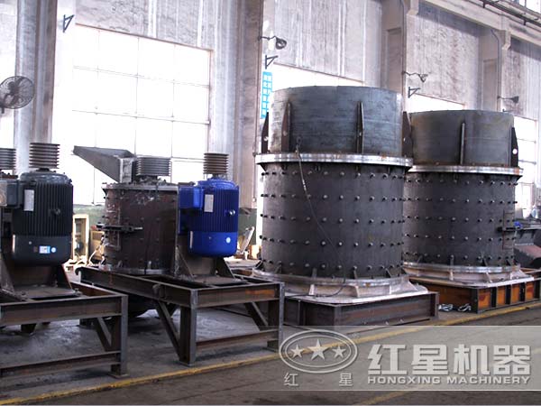 磷礦石立式復合破碎機加工車(chē)間