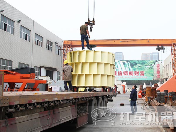 大型洗砂機裝車(chē)發(fā)貨現場(chǎng)
