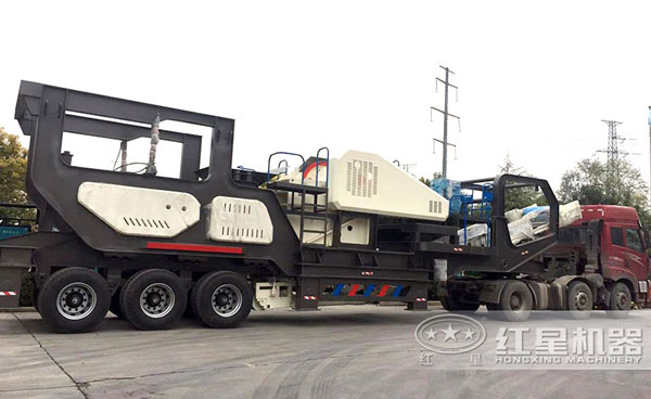 輪式流動(dòng)砂石破碎車(chē)，高產(chǎn)、快捷，時(shí)產(chǎn)百?lài)嵑翢o(wú)壓力