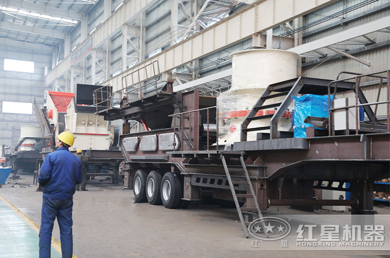 建筑廢料破碎機生產(chǎn)車(chē)間
