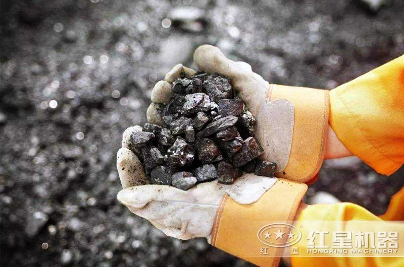 破碎鐵礦石選用哪種破碎機好？（時(shí)產(chǎn)要求在100-300噸 ）