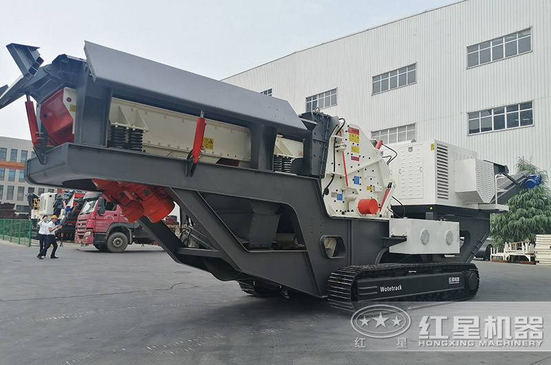 履帶移動(dòng)反擊破碎篩分一體機